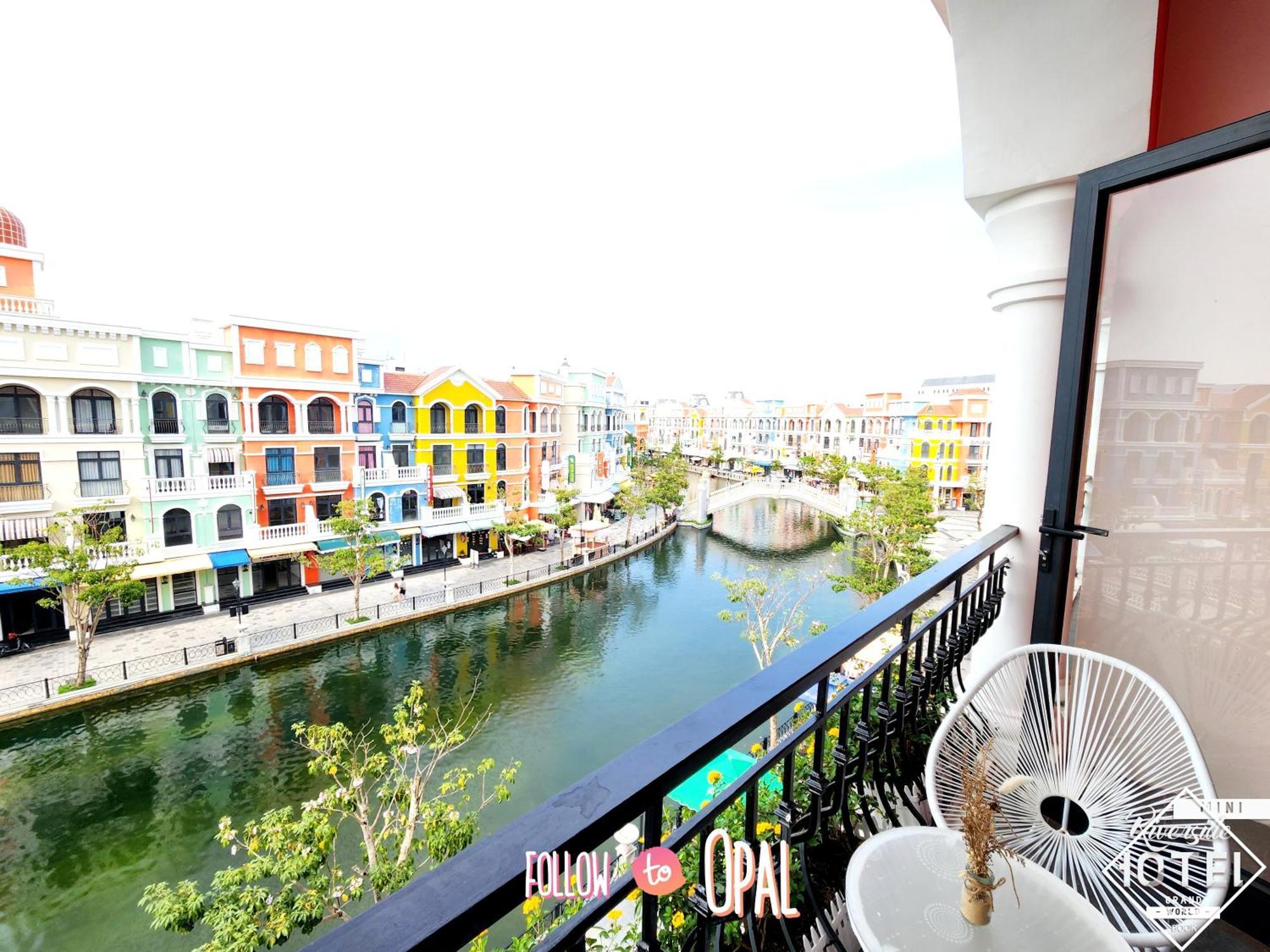 Hotel Riverside Mini Grand World
