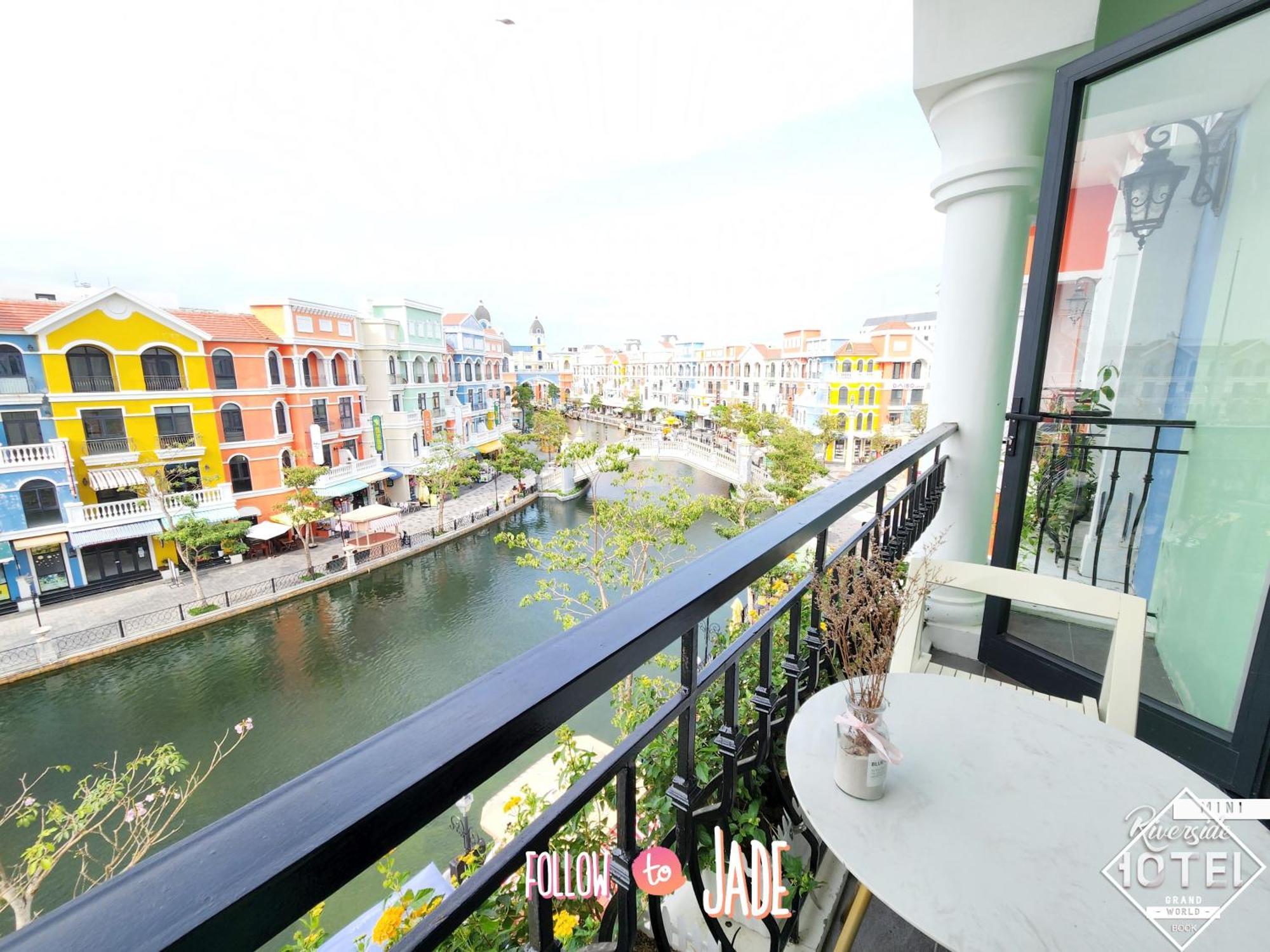 Riverside Mini Grand World 2*