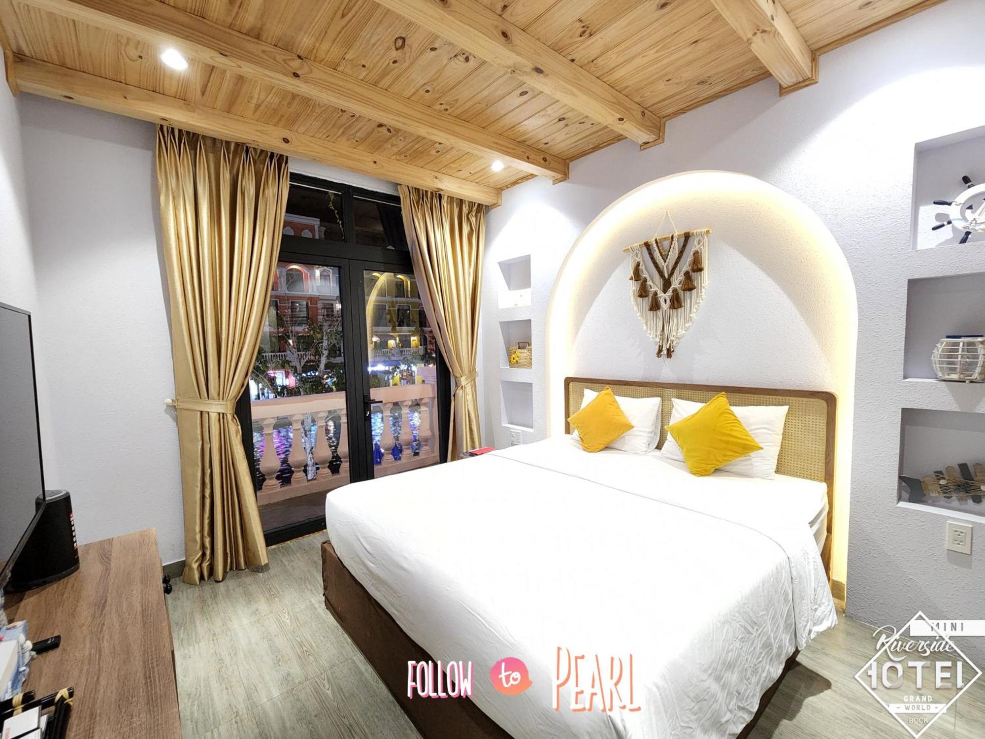 Riverside Mini Grand World 2*