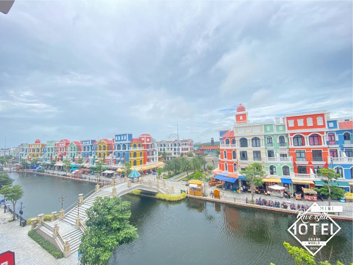 Riverside Mini Grand World Hotel 2*