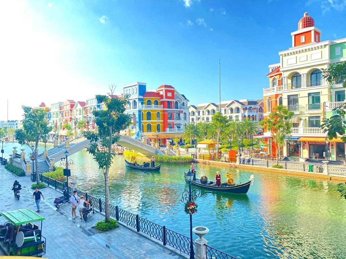 Riverside Mini Grand World Hotel